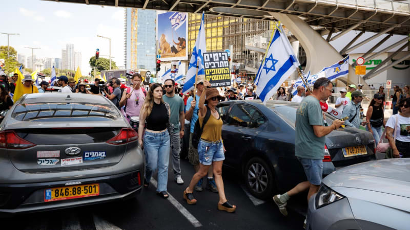 OBRAZEM: Statisíce Izraelců vyšly do ulic. Požadovali konec války v Gaze i návrat rukojmích