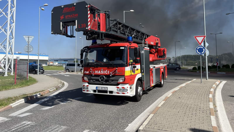 Matka měla utopit ve vaně své malé děti a poté podpálit byt. Slovenská policie ženu zadržela